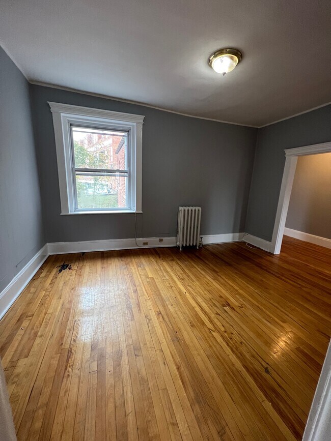 Photo - 137 Chiswick Rd