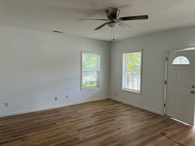 living room - 306 S State St Apartment Unit 1
