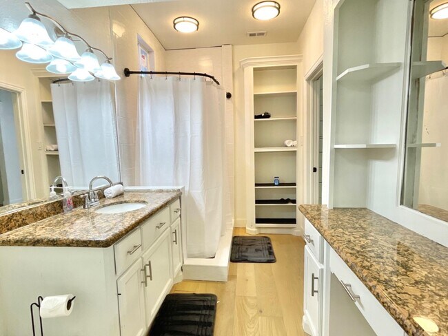 Photo - 301 Tabor St