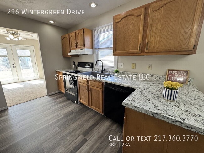 Photo - 296 Wintergreen Dr