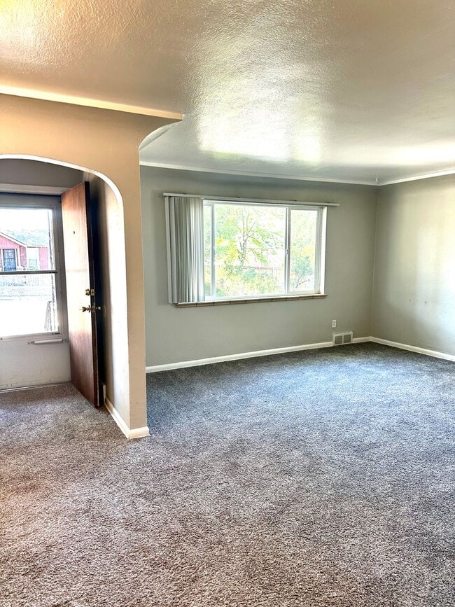 Photo - Charming 2 bedroom on Uintah Unit Upper