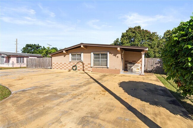 Photo - 11535 Lincoln Blvd