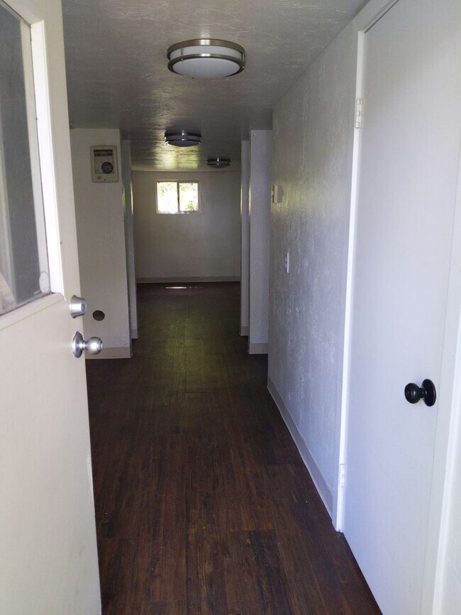 1698 Riverview St Unit B