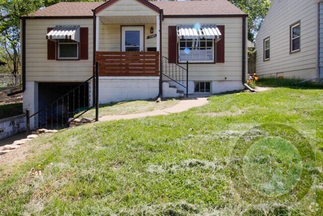 Building Photo - Family Home - 2 Bedroom 1 Bath - Near Gall...