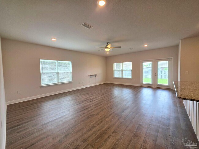 Photo - 7757 Burnside Lp