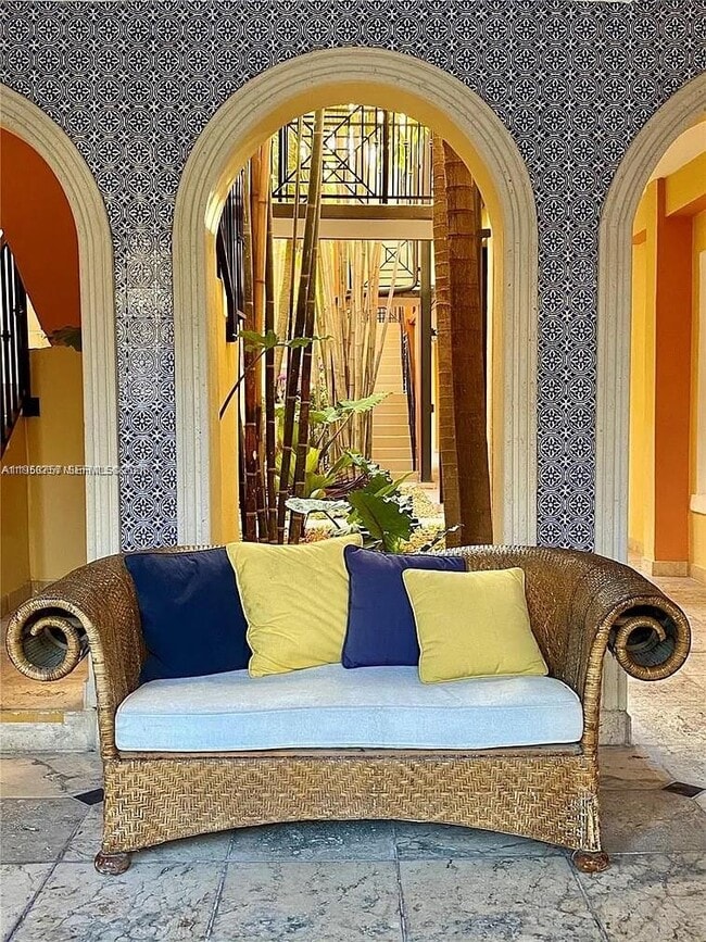 Photo - 4812 Pine Tree Dr Unidad 308