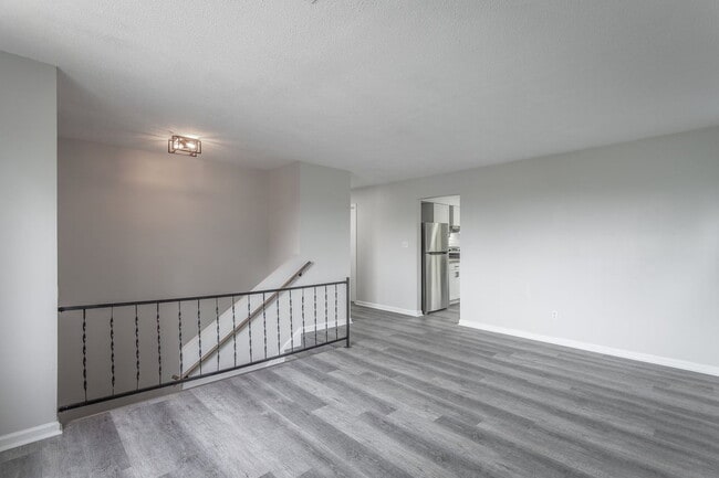 Photo - 833 Sylvan Dr