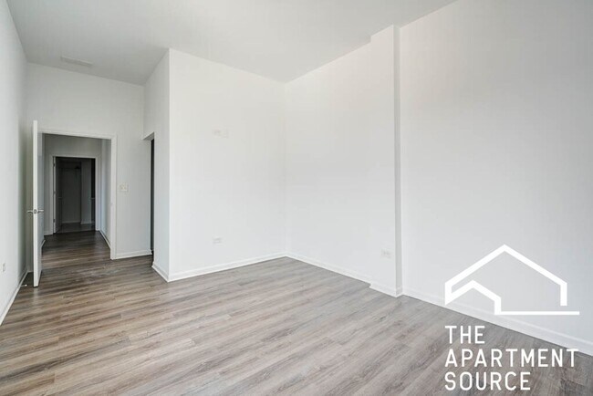 Photo - Top Floor Massive 3 Bed/2 Bath in the South Loop with a Stunning Updated Kitchen! Unit 506