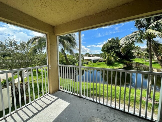 Photo - 5760 Rock Island Rd Unidad 328