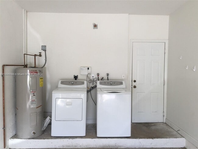 Photo - 1064 NE 41st Ave