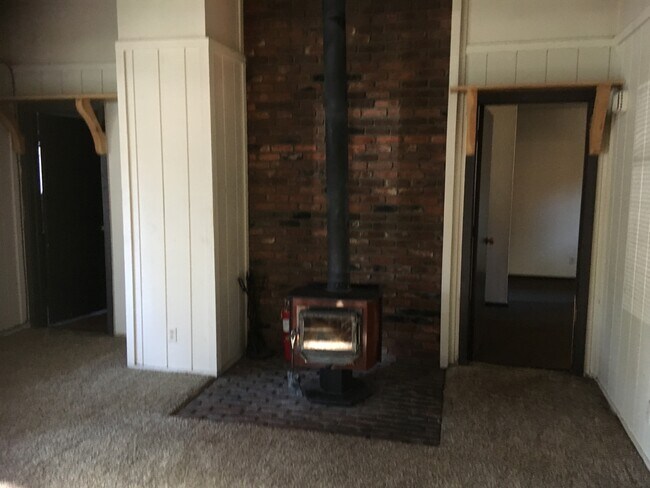 Photo - 477 Mono St Unit B upstairs