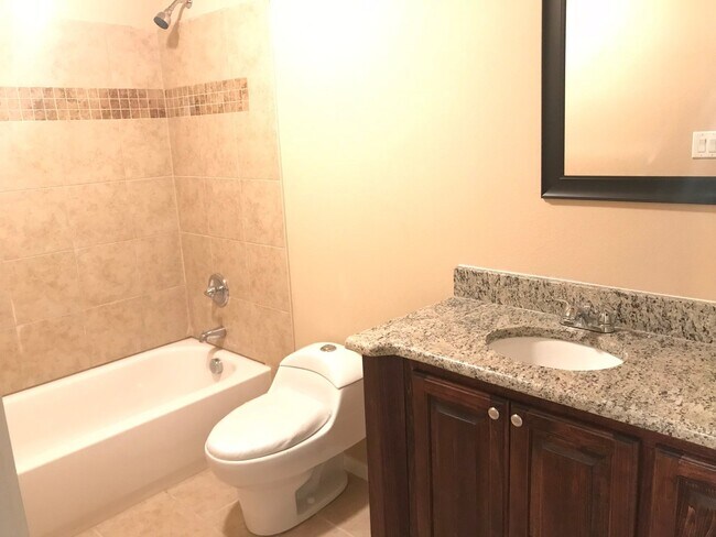 Photo - 4 Bed, 2.5 Bath Duplex