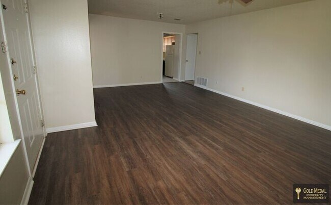 Photo - 1706 Cole St