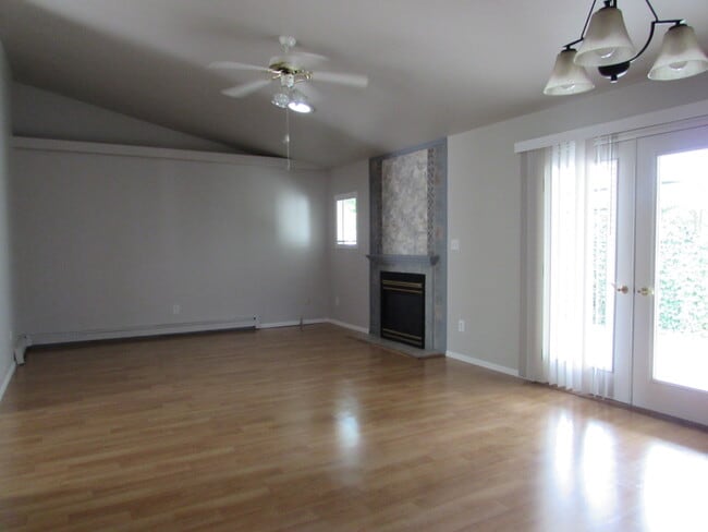 Photo - 3191 Highview Rd