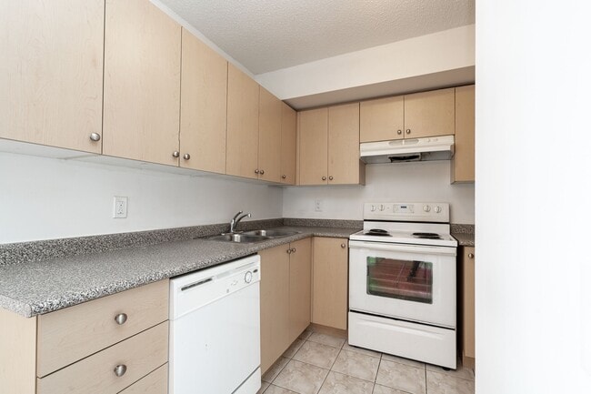 Building Photo - 333 Sidney Belsey Crescent Unit 216