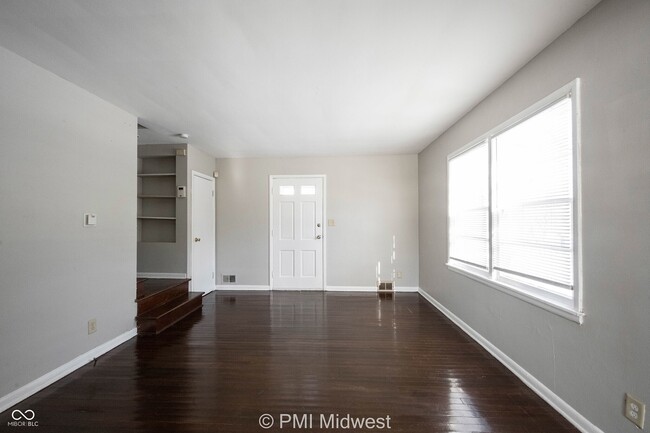Photo - 1857 W 60th St
