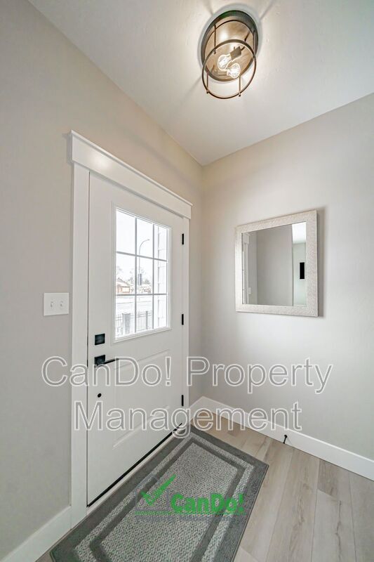Photo - 1491 Fremont Ave