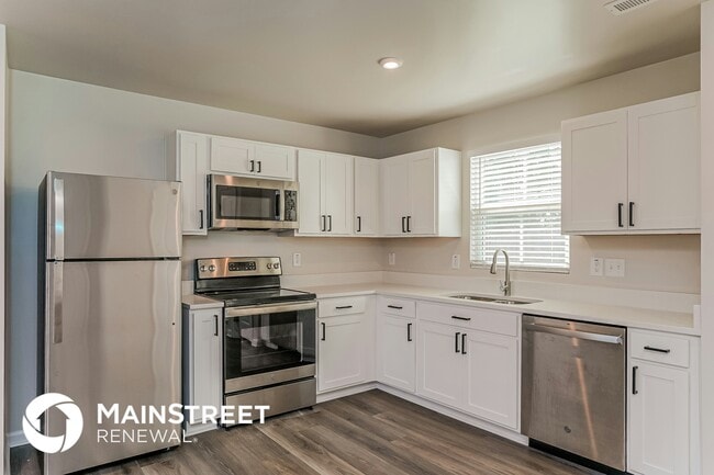 Photo - 390 Hunting Wood Dr