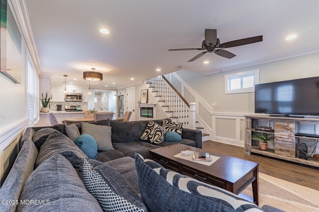 Photo - 605 Monmouth Ave