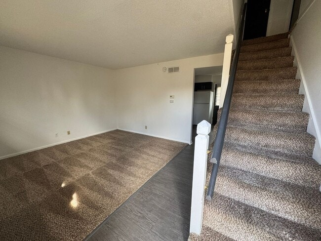 Building Photo - 560 NE Park Ln Unit Apt A