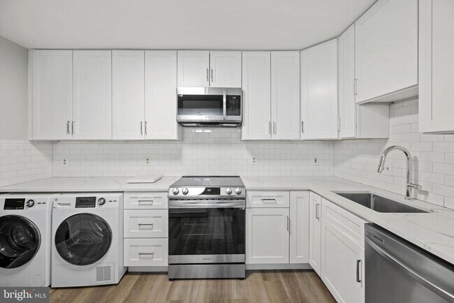 Photo - 1800 Old Meadow Rd Apartment Unit 1414