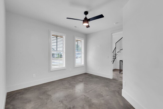 Photo - Spacious and Bright Bohemian Cottage Downtown Greenville - Available Now!