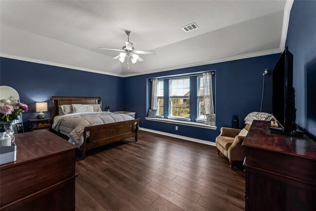 Photo - 512 Forest Village Cir
