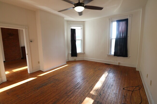 Photo - 52 W McMillan St