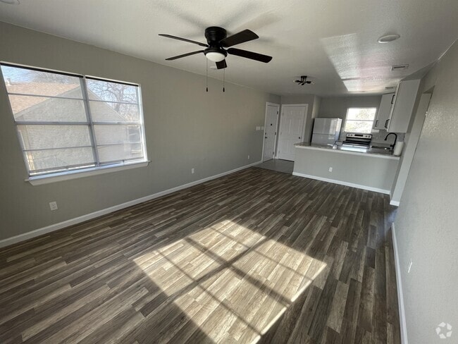 Building Photo - 911 Vance Jackson Rd Rental