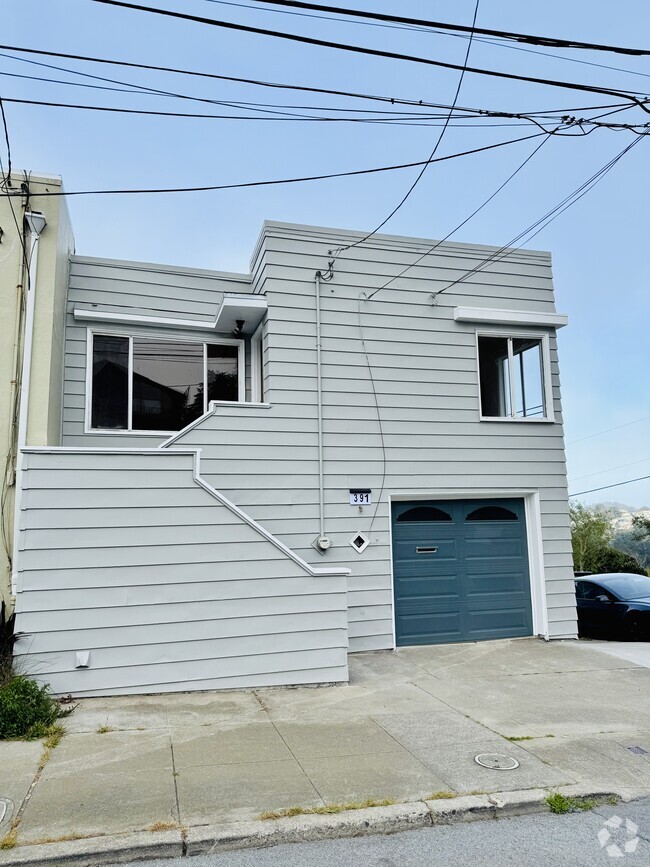 Building Photo - 391 Gambier St Rental