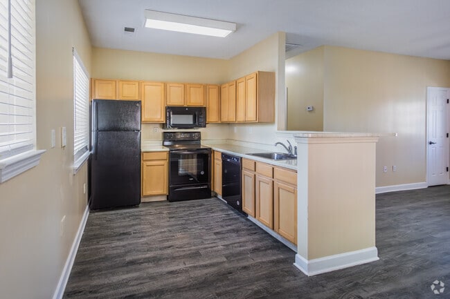 2BR, 2BA - 862SF - Kitchen