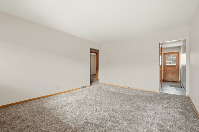 Photo - 171 Skyline Dr