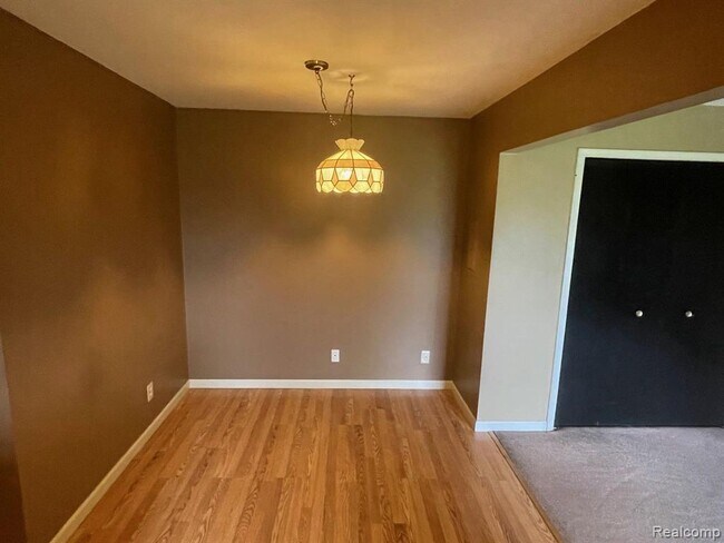 Photo - 270 E Thirteen Mile Rd Unit 44