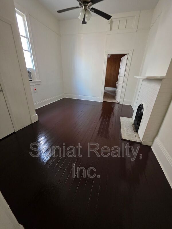 Photo - 311 S Scott St