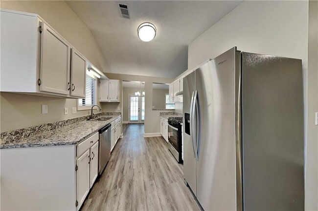 Photo - 3404 Owens Pass NW