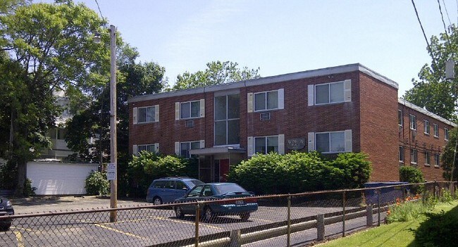Primary Photo - Winston Place Apartments