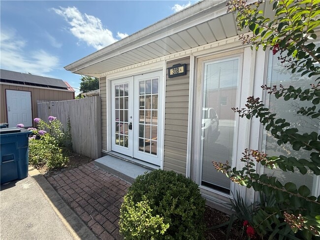 318 E Pickens Rd