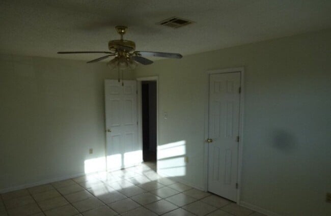 Photo - 4709 Shalimar Dr
