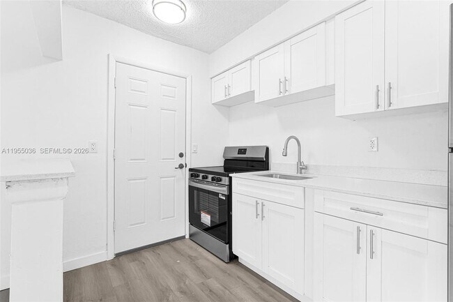 Photo - 13210 Memorial Hwy Unidad 106