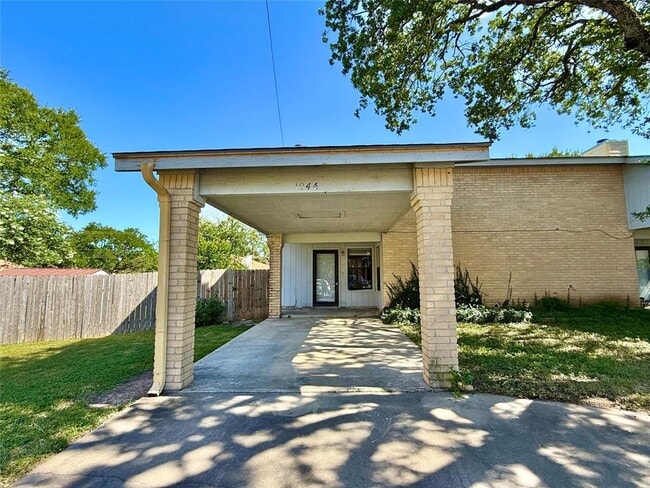 Photo - 104 Verna Spur Townhome