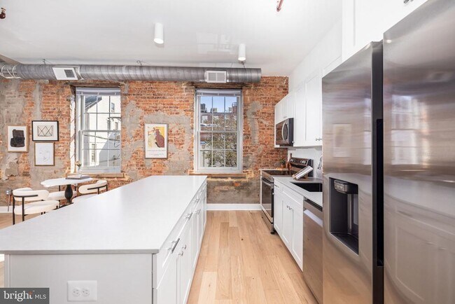 Photo - 901 King St Unit 202