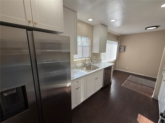 Photo - 256 Euclid Pl