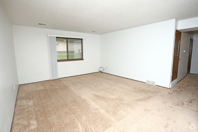1bdrm Livingroom view - Baypointe Apartments