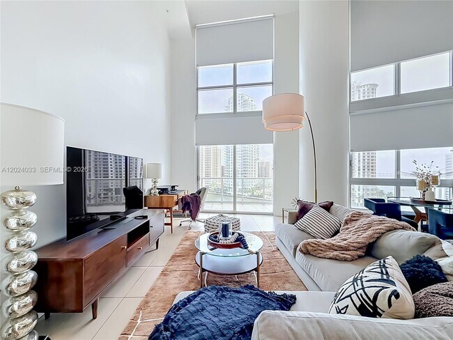 Photo - 300 S Biscayne Blvd Unit L-1016