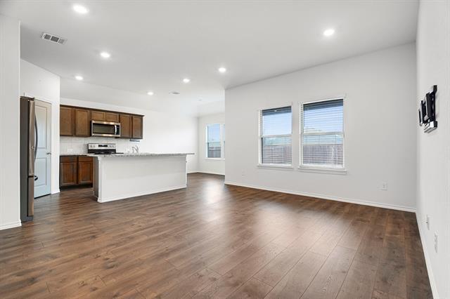 Photo - 717 English Dr