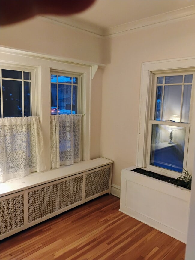 Photo - 1218 W 50th St