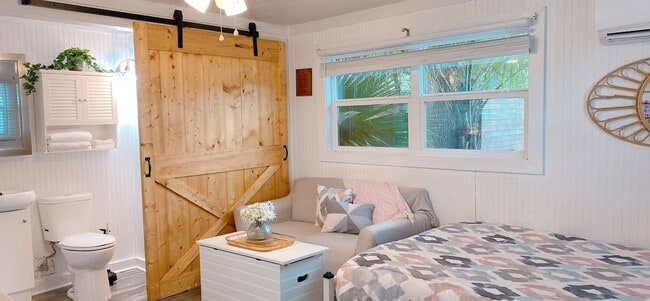 Photo - 3033 Parkwood Dr Unit 3