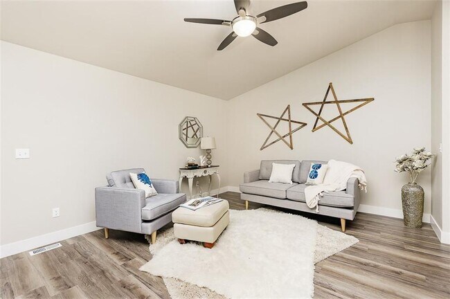 Photo - 2321 Gleneagles Blvd