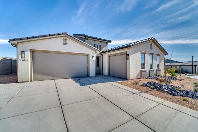 Building Photo - 1544 N Daylight St