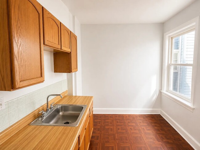 Building Photo - 361 Sanford Ave Unit C1